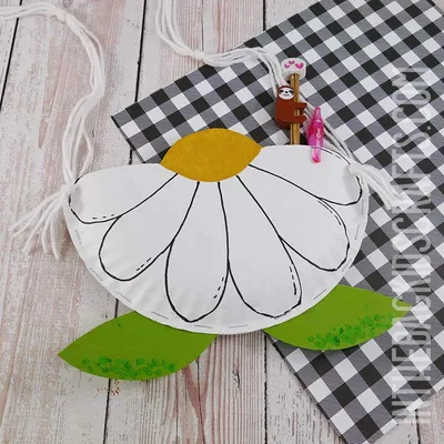 Paper Plate Flower Pouch craft